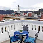 Riverside Loft - Castle View & Free Parking & Terrace